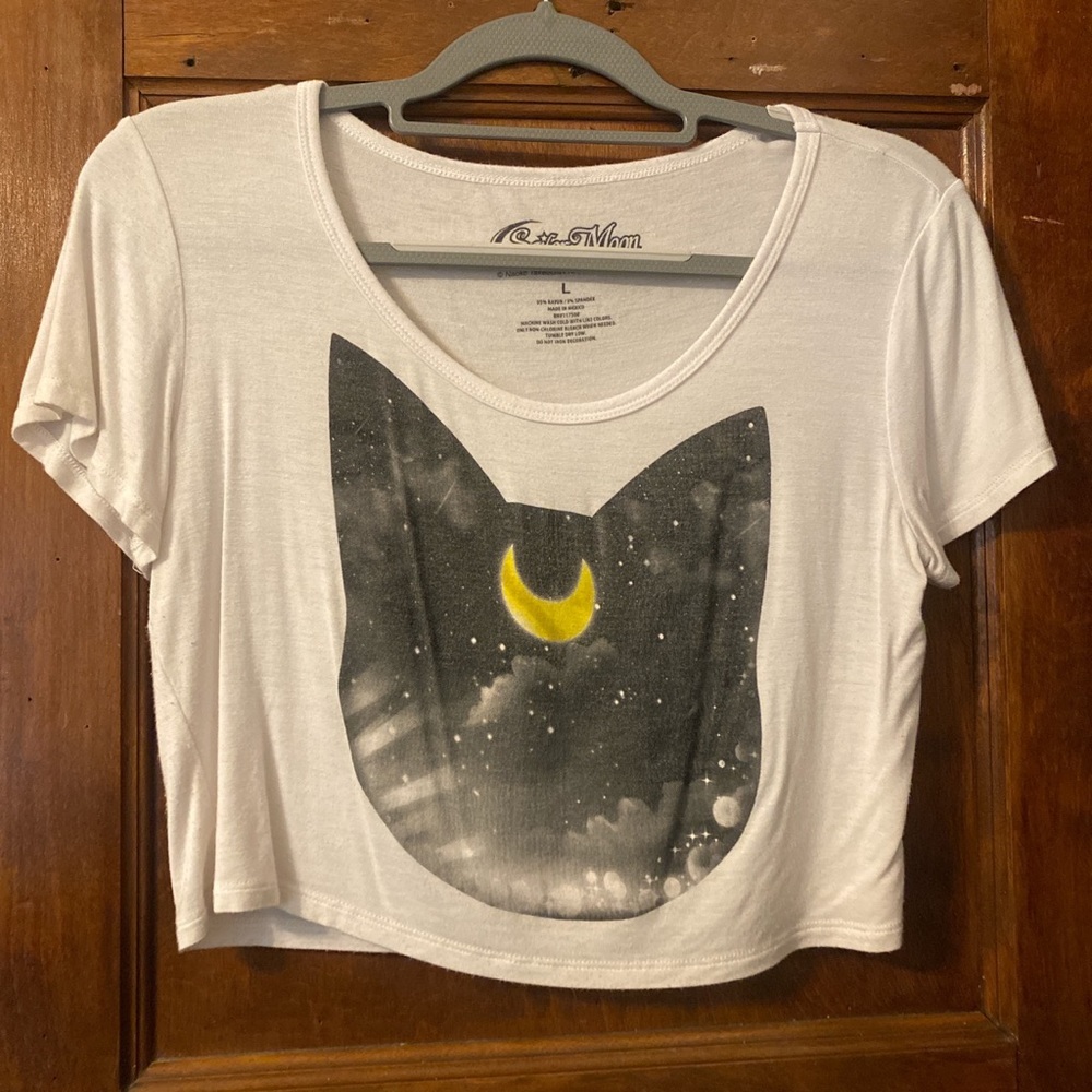 Officially licensed Sailor Moon crop top!
